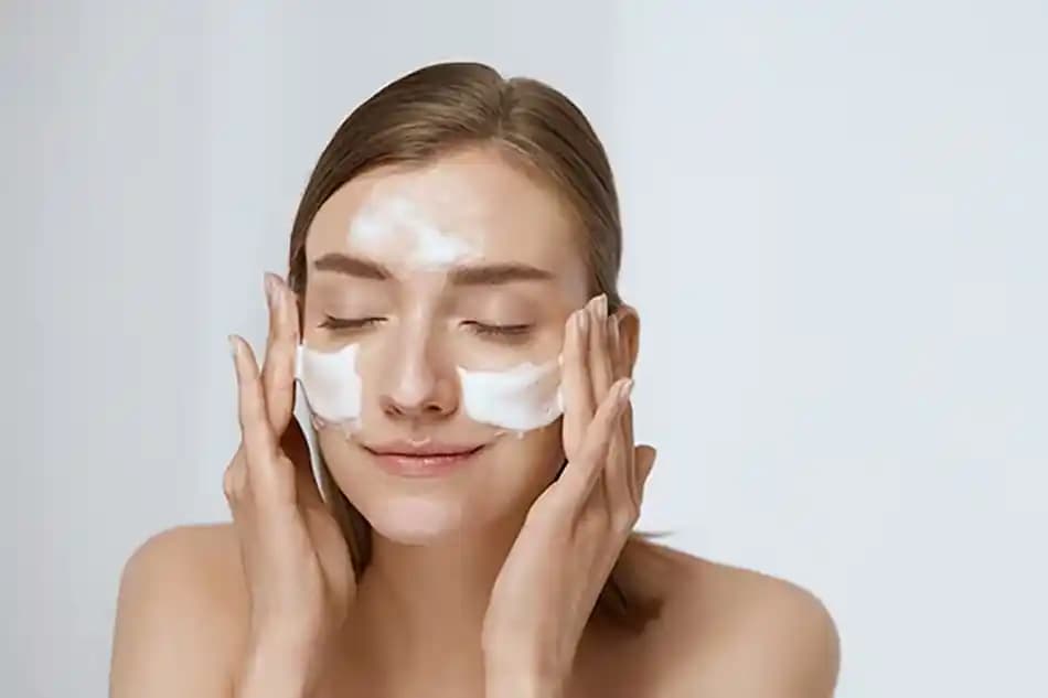 Cilt Bakımında Etkili İçerikler ve Uygulama Prensipleri: Uzman Görüşleri