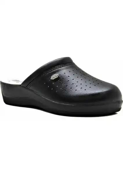 Gezer 4 Nokta Siyah Sabo Terlik Sağlık Çalışanları İçin Dayanıklı ve Konforlu Tasarım