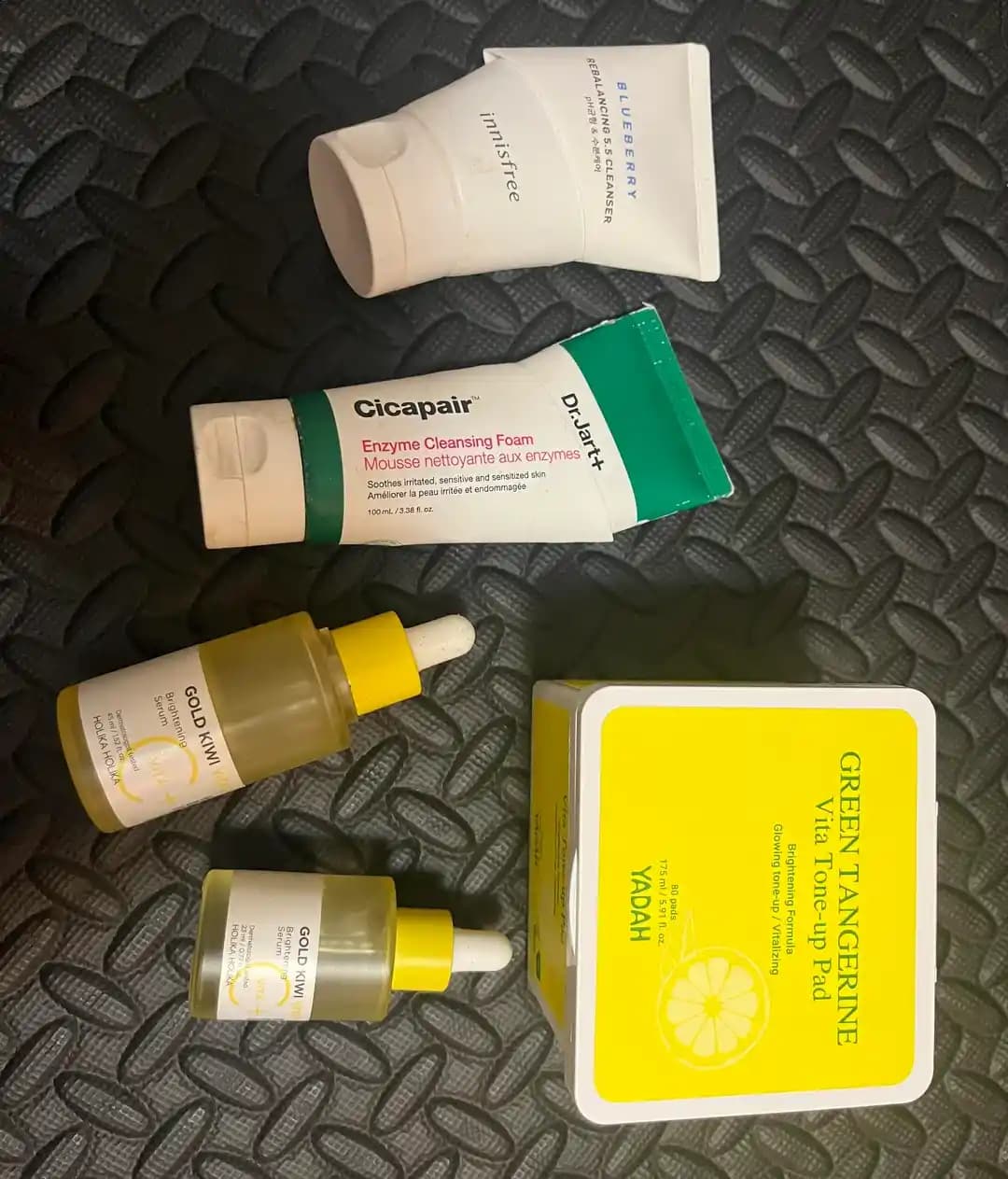 Hormonal Akneye Yatkın Ciltler İçin Nemlendirici, Temizleyici ve Güneş Koruyucu Ürün İncelemeleri