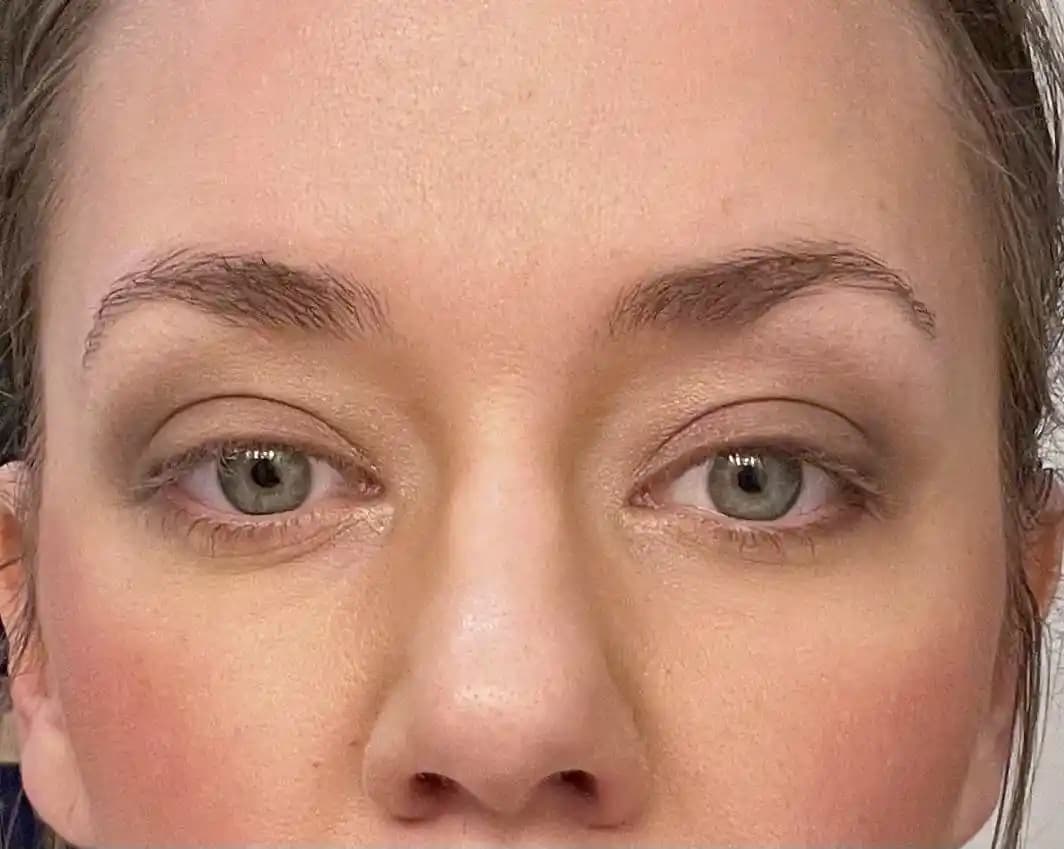 Makyajda Kapatıcı Renk ve Alt Ton Uyumu: Doğru Seçim ve Uygulama Rehberi