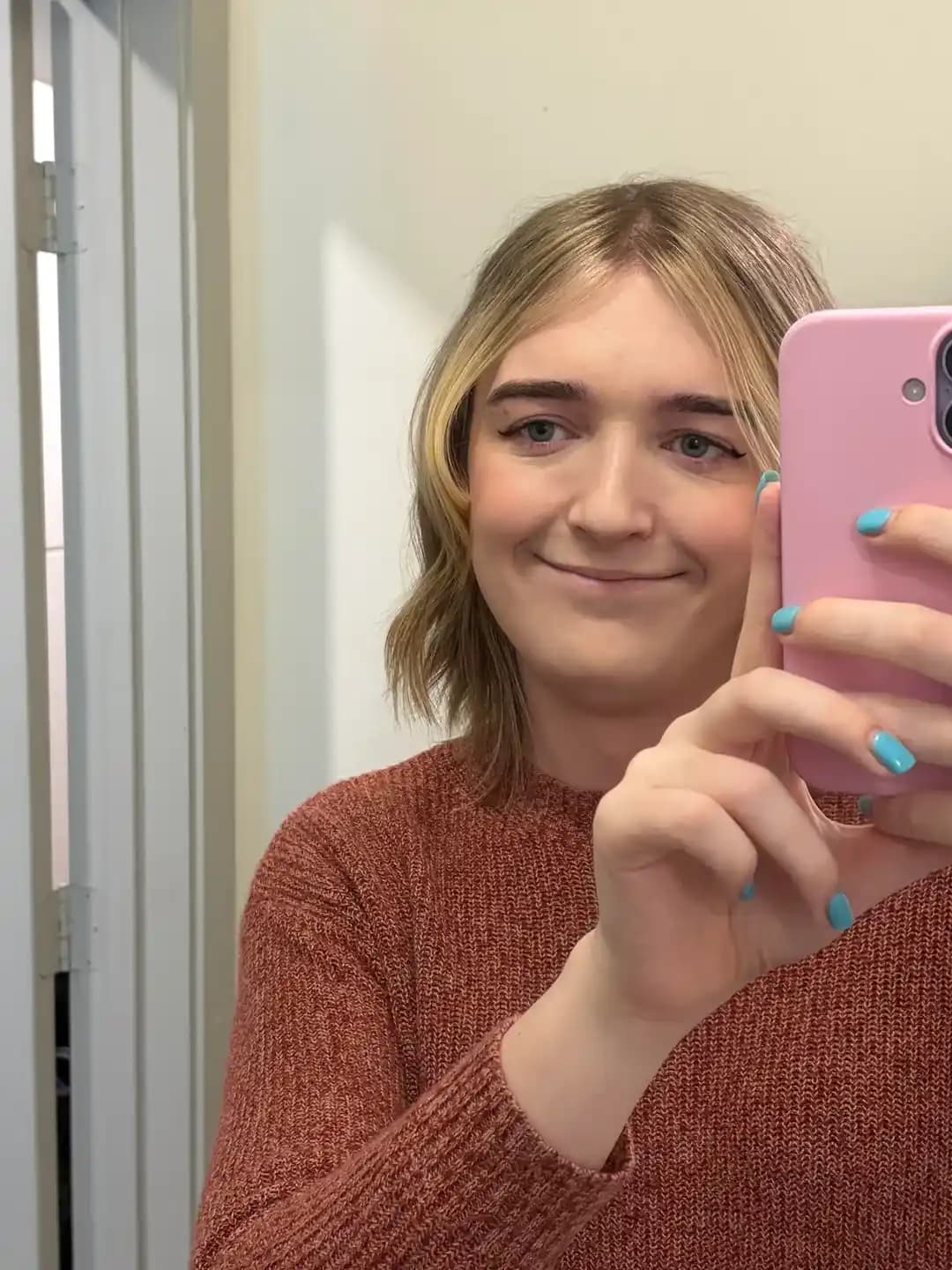 Trans Kadınlar İçin Yüz Hatlarına Uygun Makyaj Teknikleri ve İpuçları