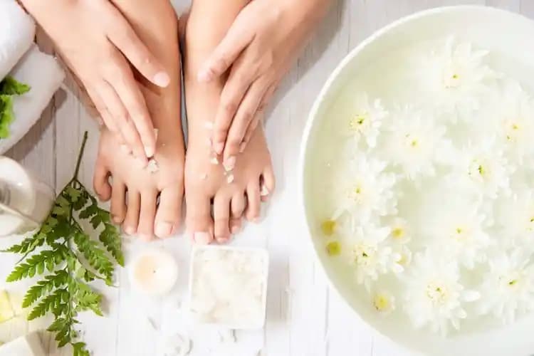 Ayak Maskesi Zararlı mı? Faydaları, Riskleri ve Doğru Kullanım Rehberi