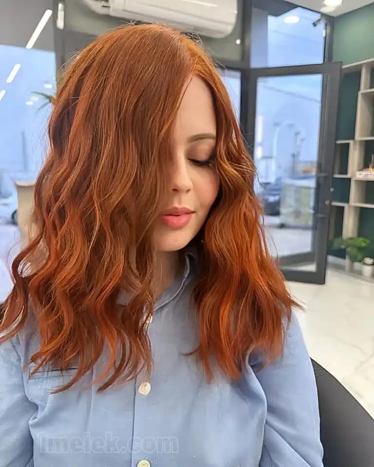 Bakır Karamel Saç Renkleri: Doğal Tonlar ve Bakım Önerileriyle Modern Güzellik