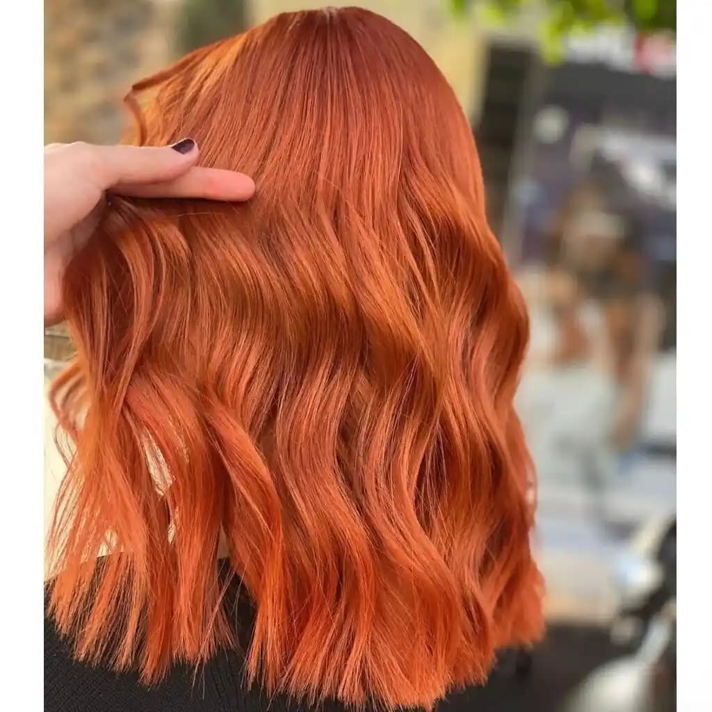 Bakır Tarçın Saç Rengi: Sıcak ve Canlı Tonlarla Doğal Görünüm Rehberi