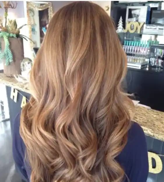 Bal Kahvesi ile Saç Bakımı: Doğal Yöntemlerle Saç Sağlığını Destekleme