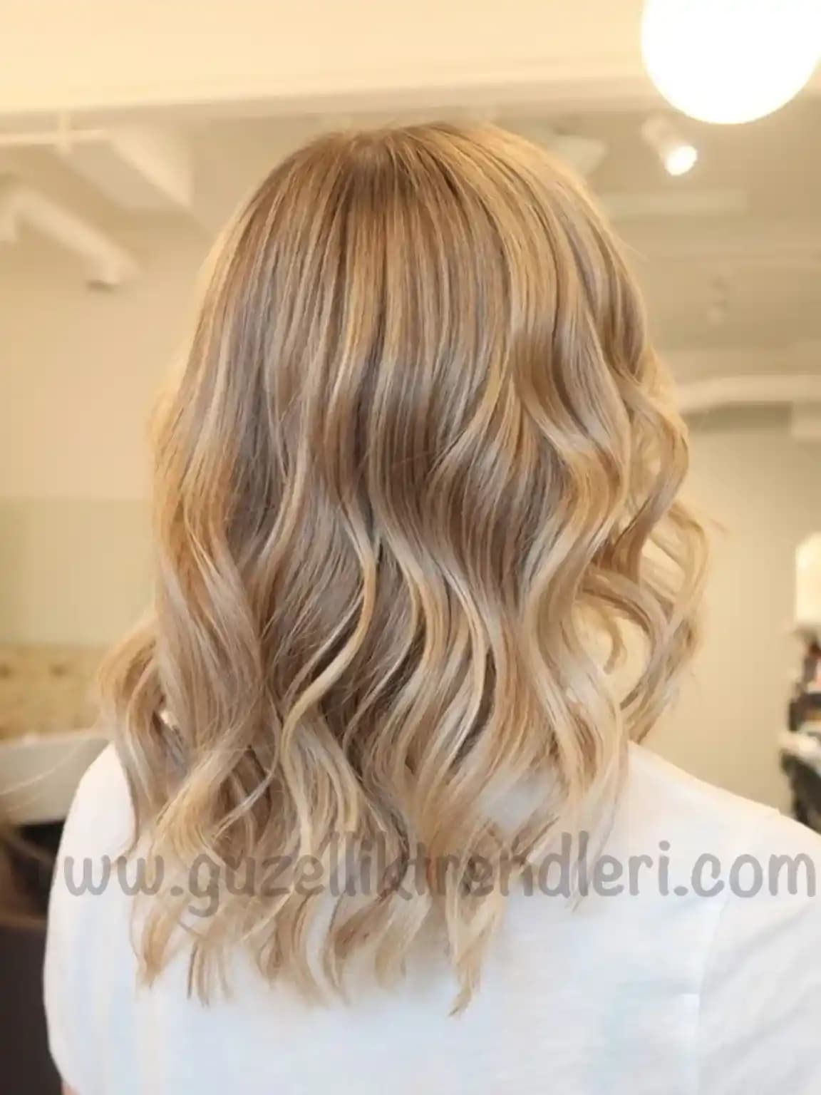 Bal Köpüğü Saç Rengi Numarası: Doğal ve Sıcak Tonların Mükemmel Uyumu