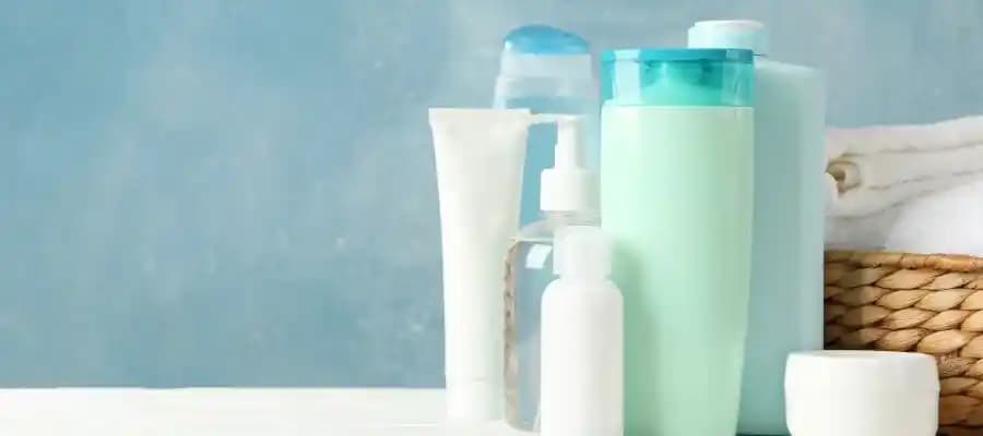 Benzoil Peroksit İçeren Duş Jeli ile Etkili Akne Tedavisi ve Cilt Bakımı