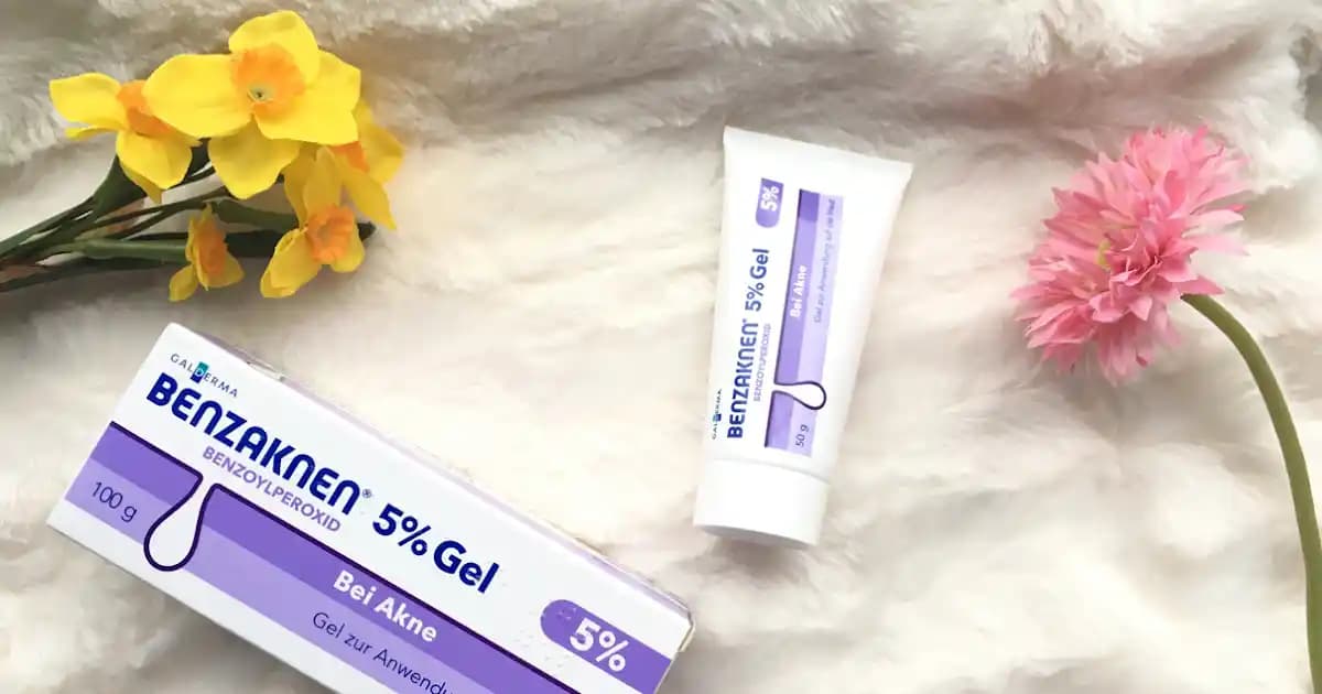 Benzoil Peroksit İçeren Sivilce Kremleri: Etkili Akne Tedavisinde Doğru Kullanım ve Yan Etkiler