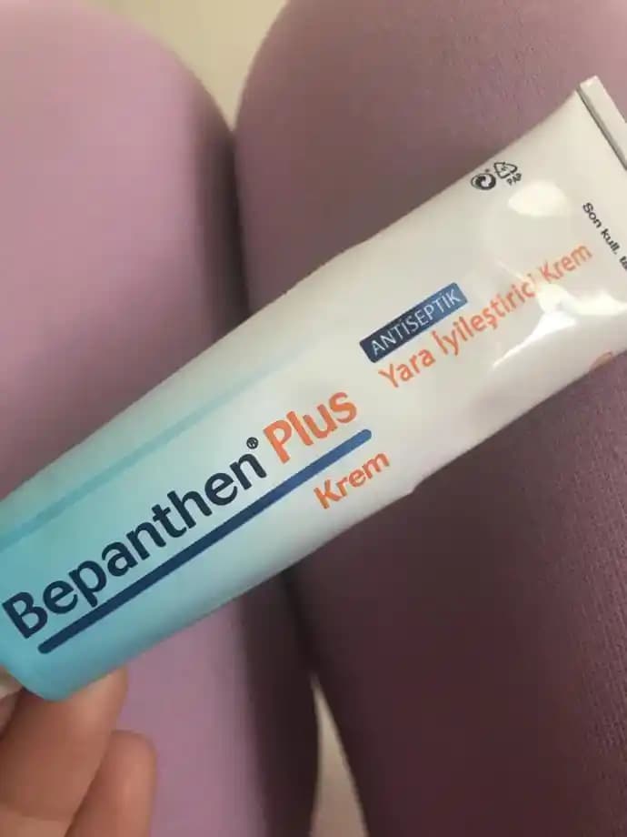 Bepanthol Krem Dudaklarda Kullanımı ve Faydaları: Nemlendirme ve Onarım Rehberi