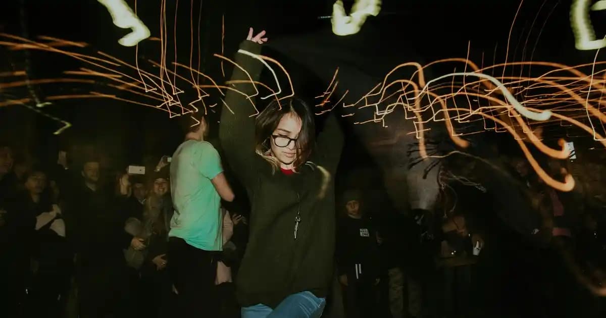 Beyaz Saçı Kapatmak İçin En Etkili Boya Türleri ve Renk Seçenekleri