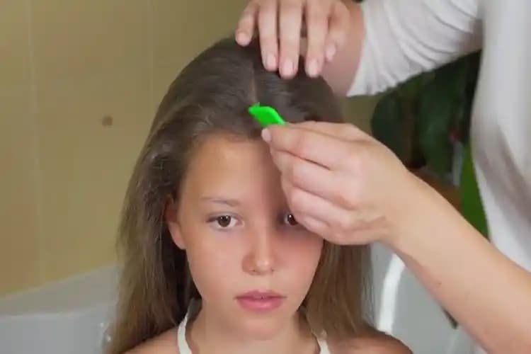 Bit Spreyi Saçta Ne Kadar Kalmalı? Doğru Kullanım ve Bakım Önerileri