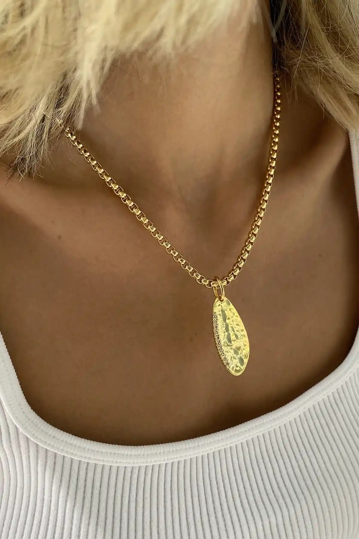 Bonnjerra Takı: Estetik ve Zarafetin Modern ve Klasik Tasarım Buluşması