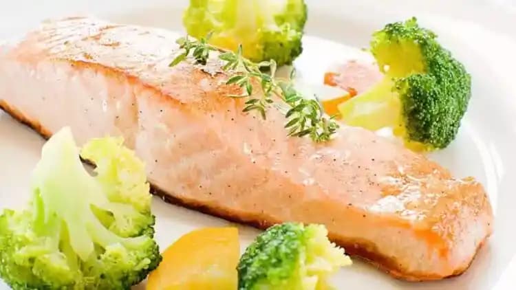 Boy Uzatan Balıklar: Sağlıklı Büyüme ve Güzellik İçin Doğal Beslenme Rehberi