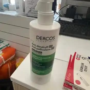 Bozuk Şampuan Nasıl Anlaşılır? Saç Bakımında Bozulma Belirtileri ve Korunma Yolları