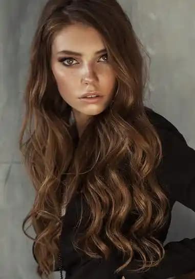 Bronz Kumral Saç Rengi: Doğal ve Parlak Tonların Mükemmel Uyumu