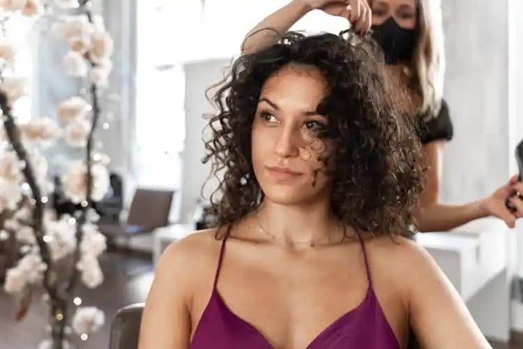 Dax Saçta Kaç Saat Kalmalı? Doğru Kullanım Süresi ve Saç Bakım Rehberi