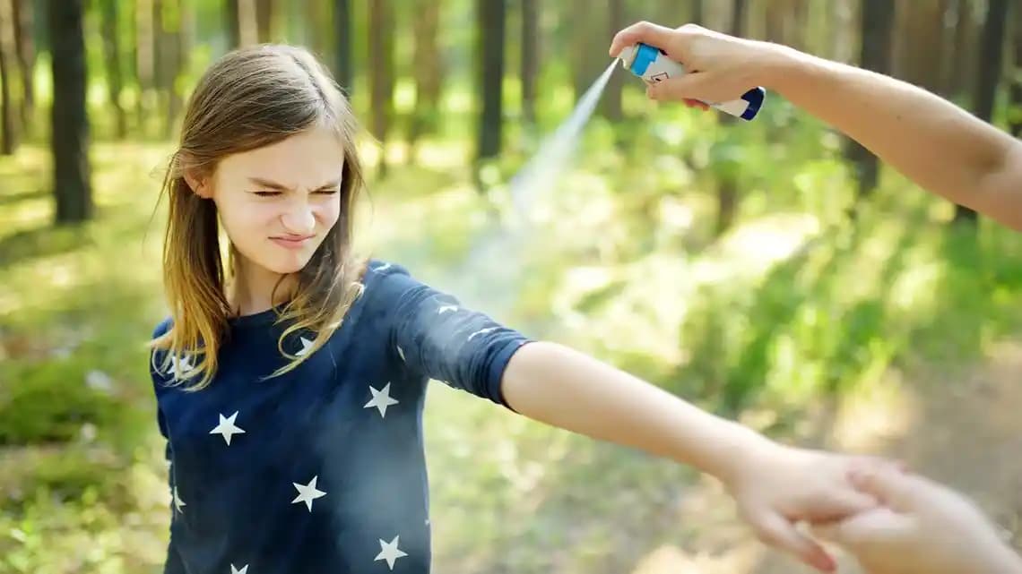 DEET'in Kozmetik ve Kişisel Bakımda Böcek Kovucu Etkinliği ve Güvenliği