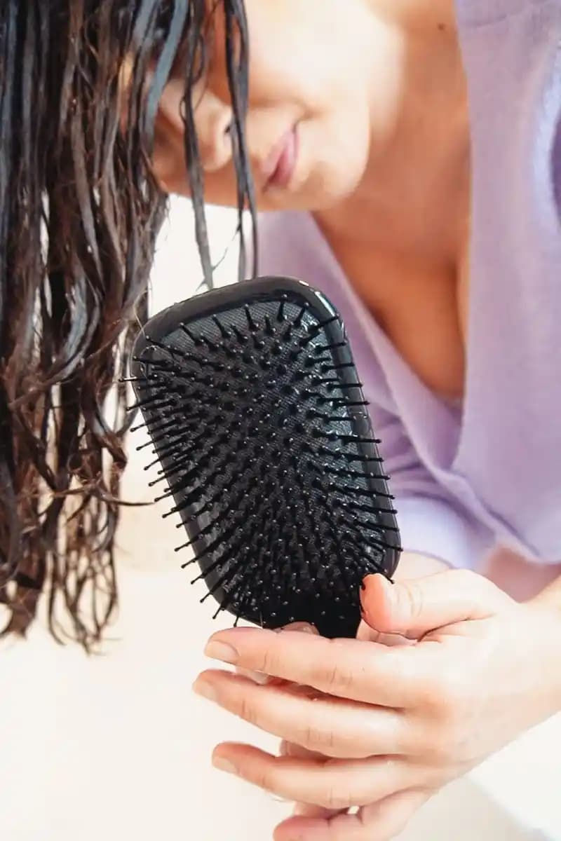 Detangle Ne Demek? Saç Bakımında Detangling Teknikleri ve Önemi