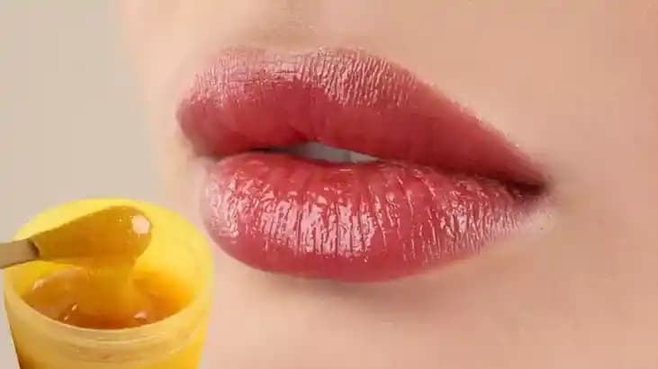 Doğal Dudak Bakımı: Sağlıklı ve Canlı Dudaklar İçin Etkili Yöntemler ve İpuçları
