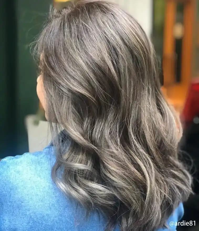 Doğal Küllü Kumral Saç Rengi Nasıl Elde Edilir? Uzmanlardan Pratik Rehber