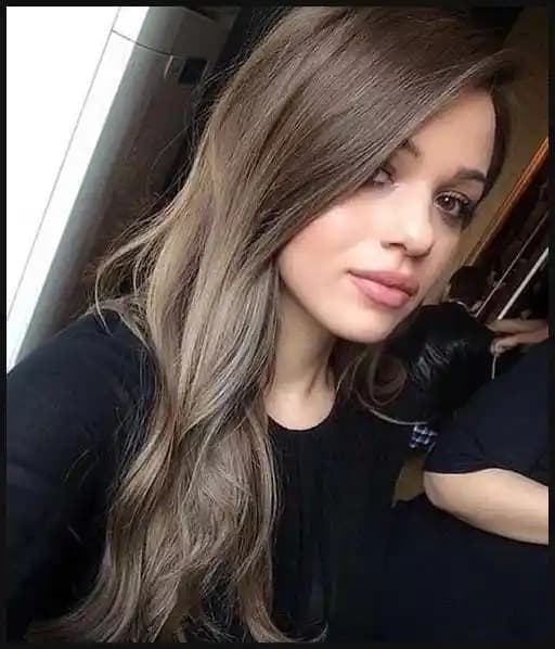 Doğal Kumral Saç Rengi: Sıcak Tonlarla Zarif ve Doğal Görünüm Rehberi