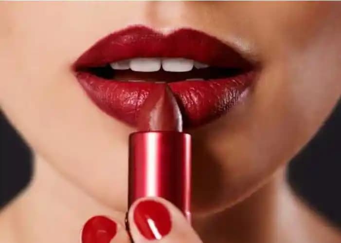 Dudak Rengine Göre Ruj Seçimi: Cilt Tonuna Uygun Doğru Ruj Tonları