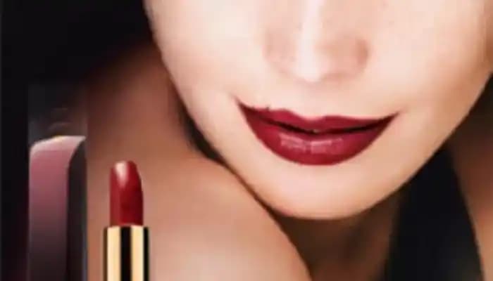 Dudakları Dolgun Gösteren Ruj Seçimi ve Uygulama Teknikleri ile Doğal Görünüm