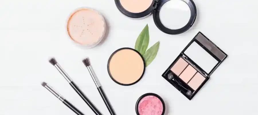 En Doğal Makyaj Markaları ve Cilt Dostu Organik Kozmetik Ürünleri İncelemesi