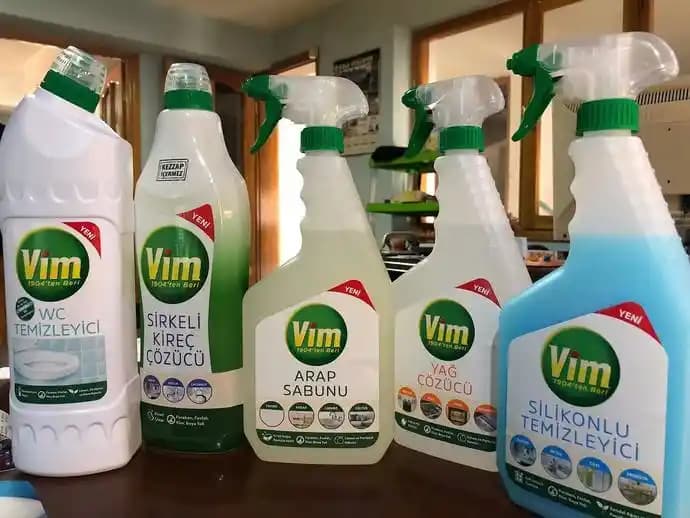 En Etkili Yüzey Temizleyici Seçimi ve Kullanımı: Hijyen ve Sağlık İçin Öneriler