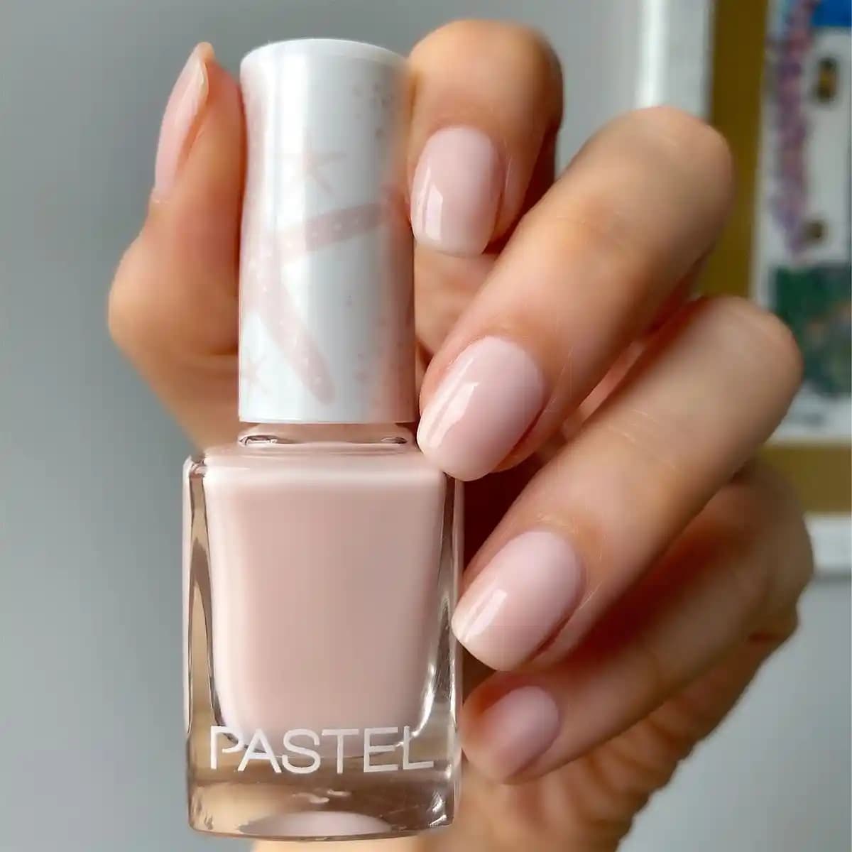 En Güzel Oje Renkleri ve Tırnak Bakımı: Mevsim Trendleri ve Renk Seçim İpuçları