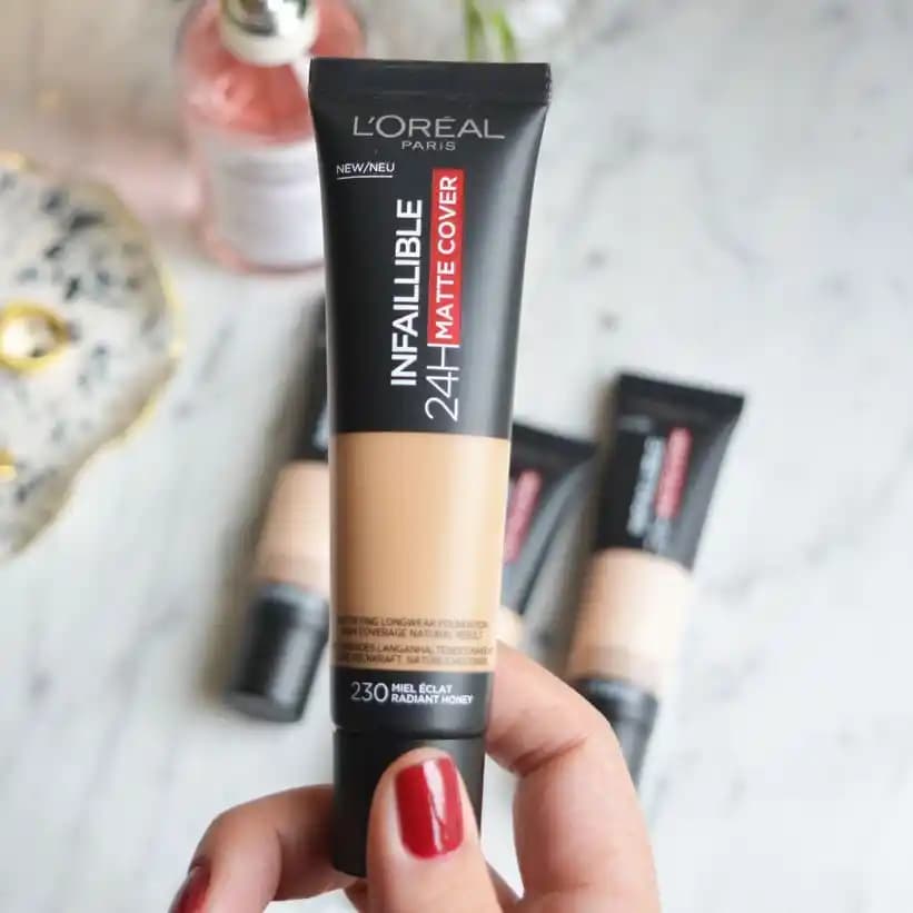 En İyi Porselen Makyaj Fondöteni Seçimi ve Uygulama Rehberi: Kusursuz Cilt İçin