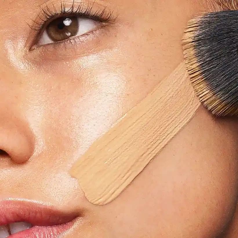 Fondöten Kullanmadan Makyaj: Doğal Güzelliği Ön Plana Çıkaran Teknikler ve İpuçları