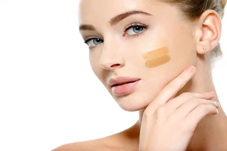 Fondöten Rengi Bulma: Cilt Alt Tonunu Anlayarak Doğru Tonu Seçme Rehberi