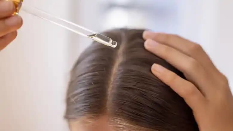 Glikolik Asit ile Saç Bakımı: Saç Derisi Sağlığını ve Parlaklığını Destekleme