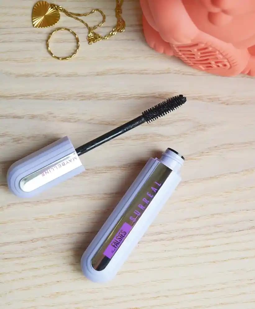 Kıl Fırçalı Maskara: Doğal ve Hacimli Kirpikler İçin Etkili Göz Makyajı Seçeneği