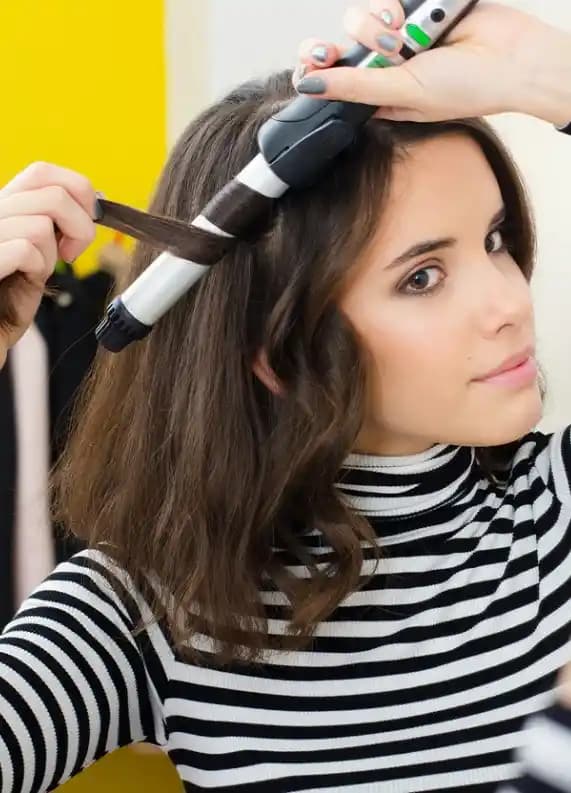 Kısa Saça Maşa Yapmanın Püf Noktaları ve Şık Bukle Modelleri İçin Rehber