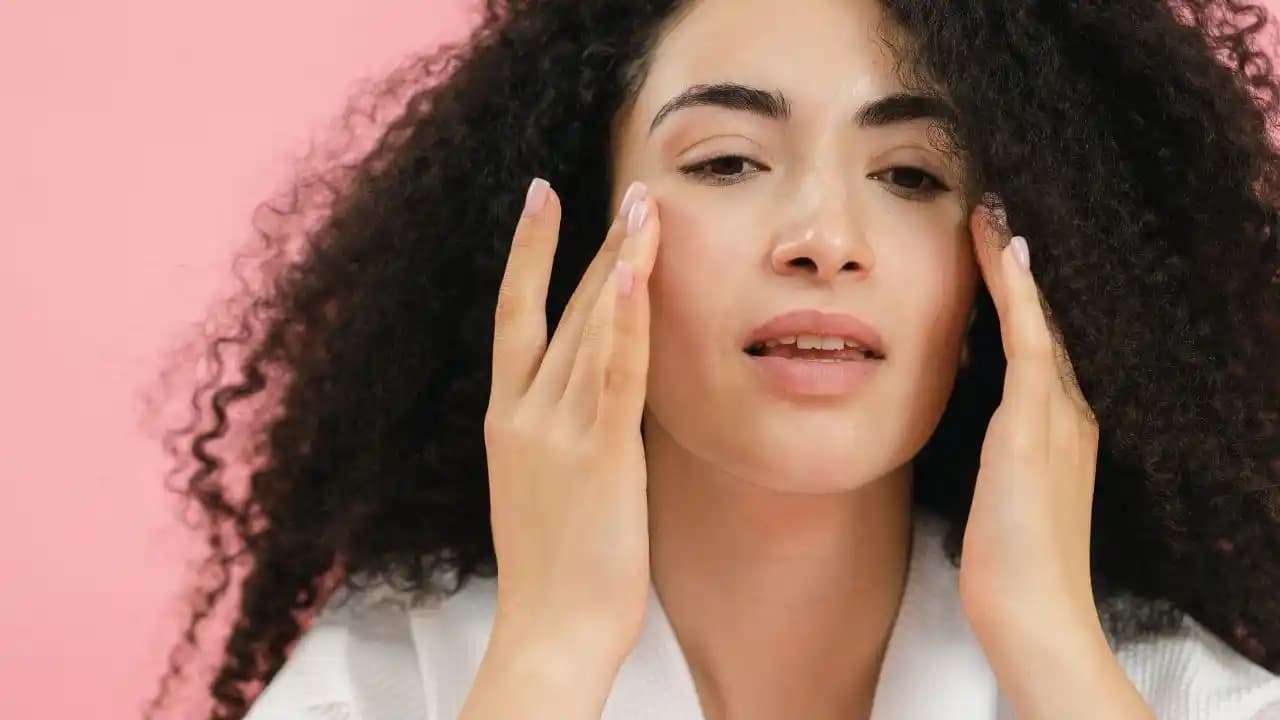 Krem Ne Kadar Sürede Emilir? Cilt Bakımında Emilim Sürecinin Detayları