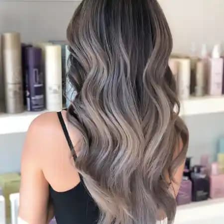 Küllü Gri Kısa Saç Modelleri: Modern ve Şık Görünüm İçin En İyi Seçenekler