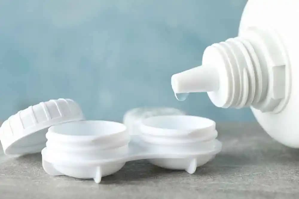 Lens Suyu Kaç Günde Bir Değiştirilir? Kontakt Lens Bakımında Doğru Uygulamalar