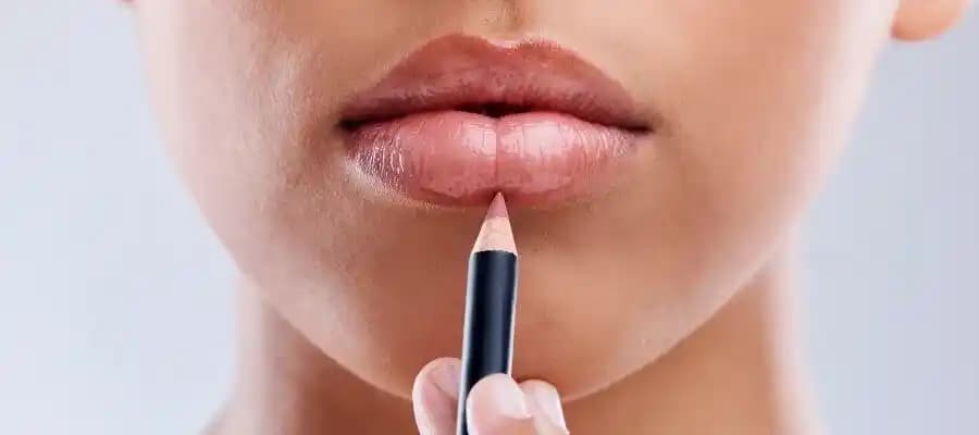 Lipliner Nedir? Dudak Makyajında Lipliner Kullanımının Önemi ve Teknikleri