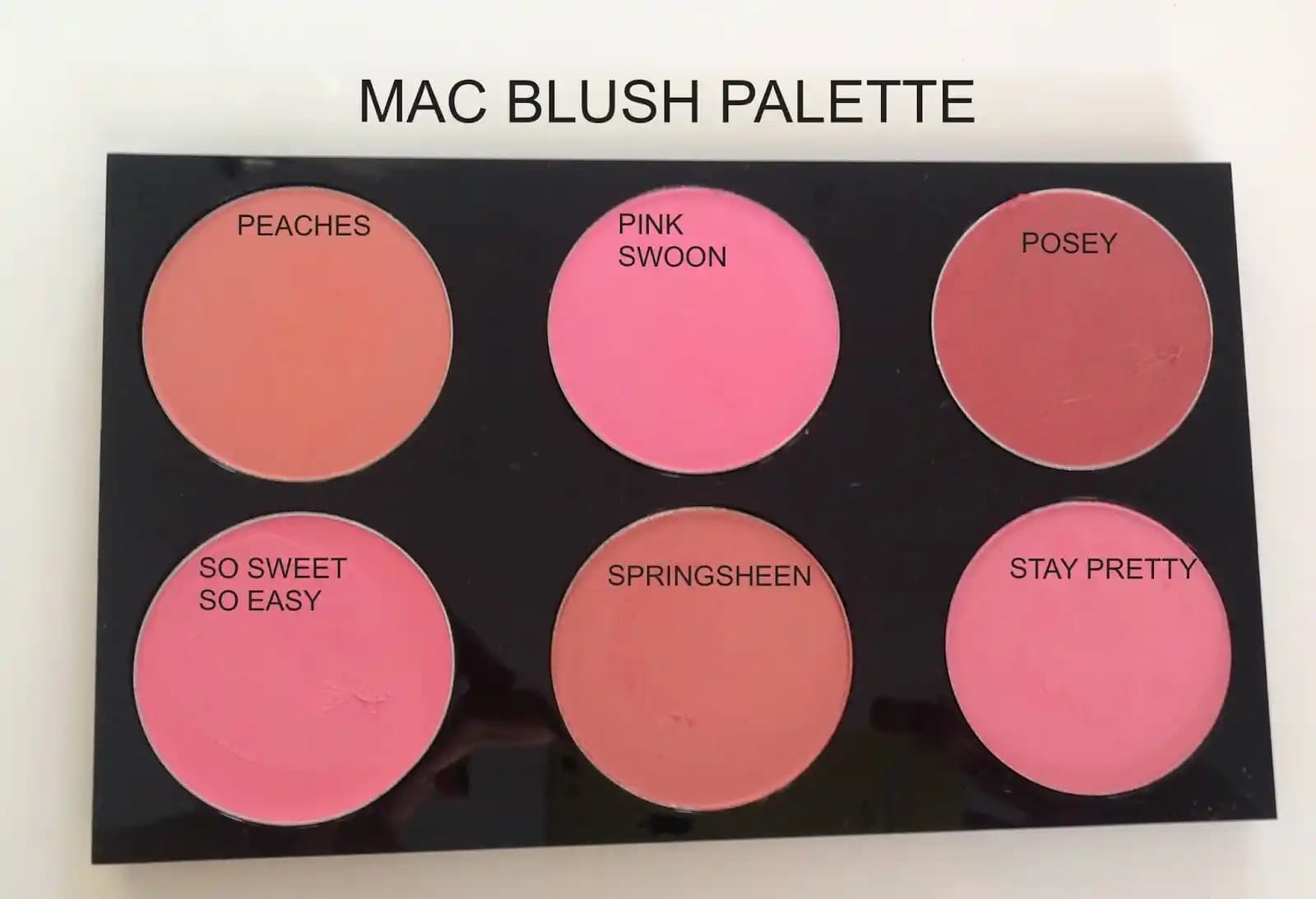 MAC Allık: Kalıcı, Cilt Tipine Uygun ve Geniş Renk Yelpazesiyle Makyajın Temel Ürünü