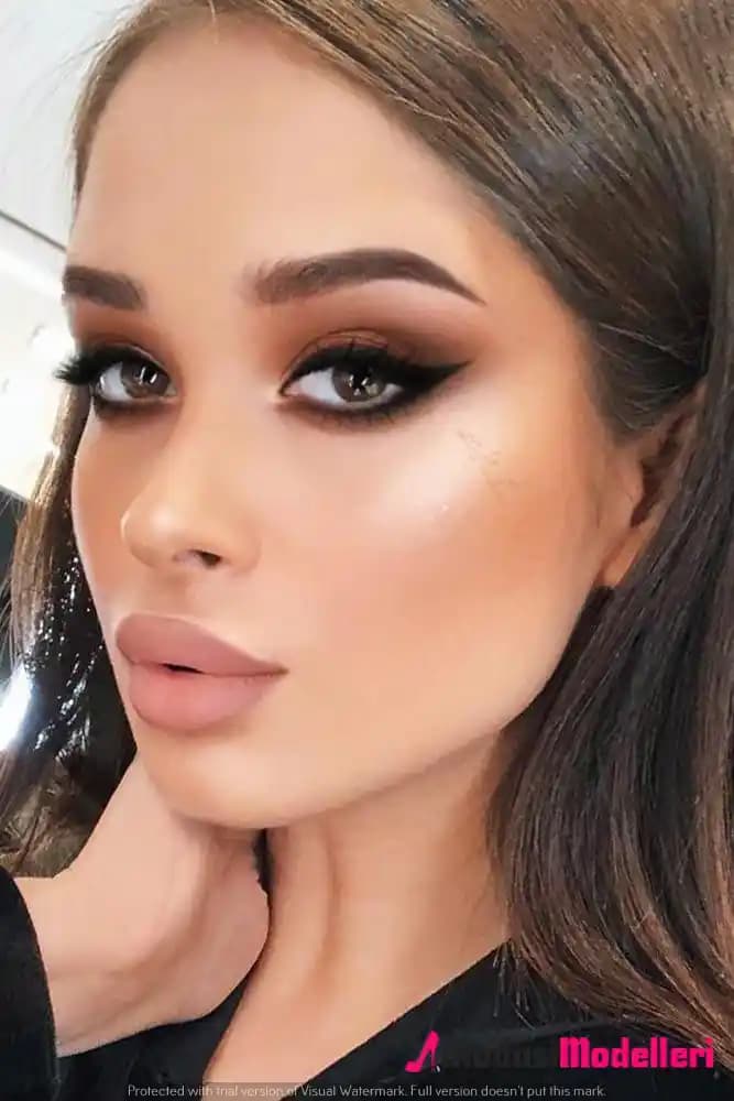 Makyaj Fotoğrafları: Profesyonel Çekim Teknikleri ve Güzellik İfadesi Rehberi