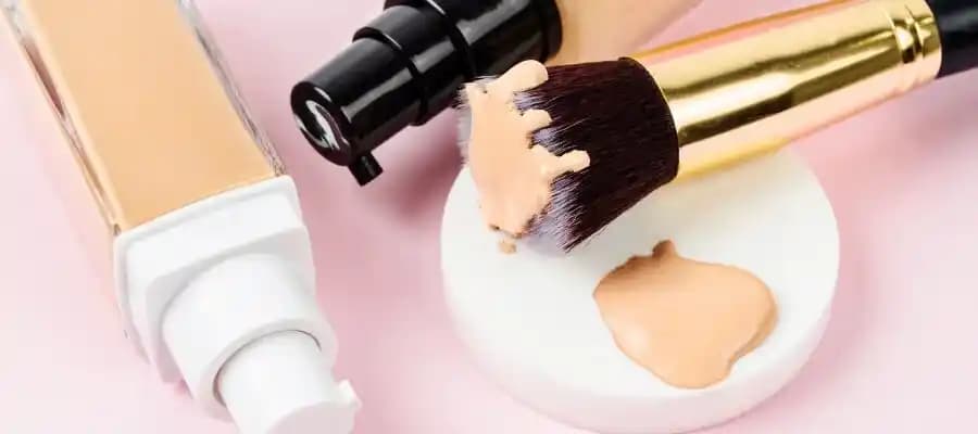 Makyajda Likit Nedir? Likit Makyaj Ürünleri, Kullanımı ve Avantajları
