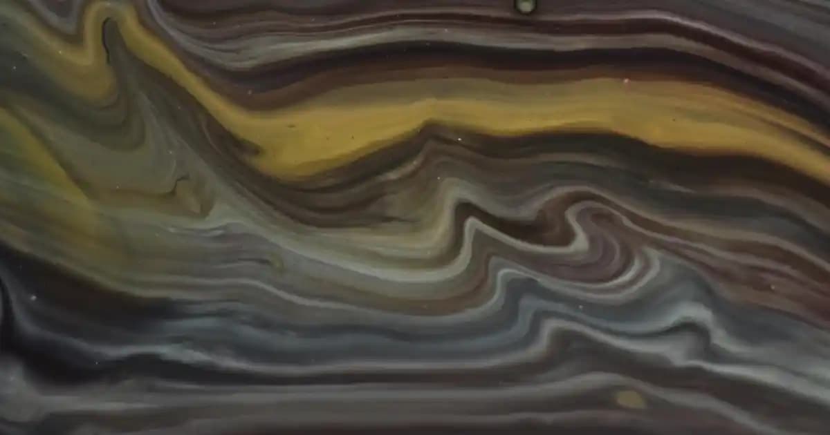 Motto Plus Ampul: Hassas Ciltler İçin Nemlendiren ve Canlandıran Cilt Bakım Ürünü