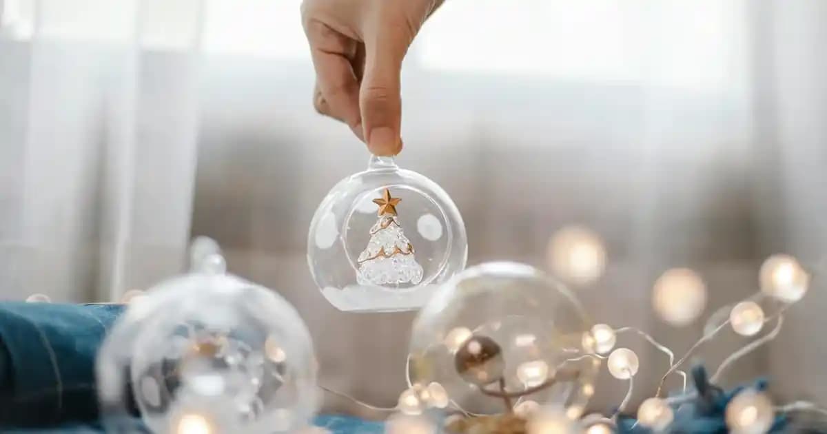 Parlak Fondöten Önerileri: Doğal Işıltı ve Sağlıklı Görünüm İçin En İyi Seçenekler