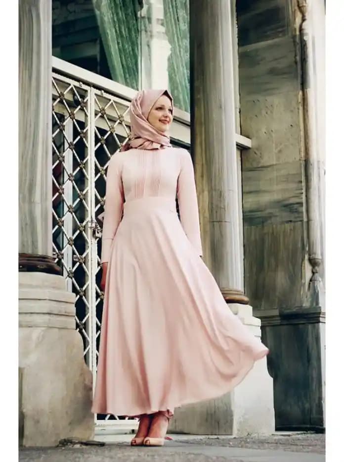 Pudra Rengi Uyumu: Cilt Tonuna Uygun Doğal ve Zarif Makyaj Seçenekleri