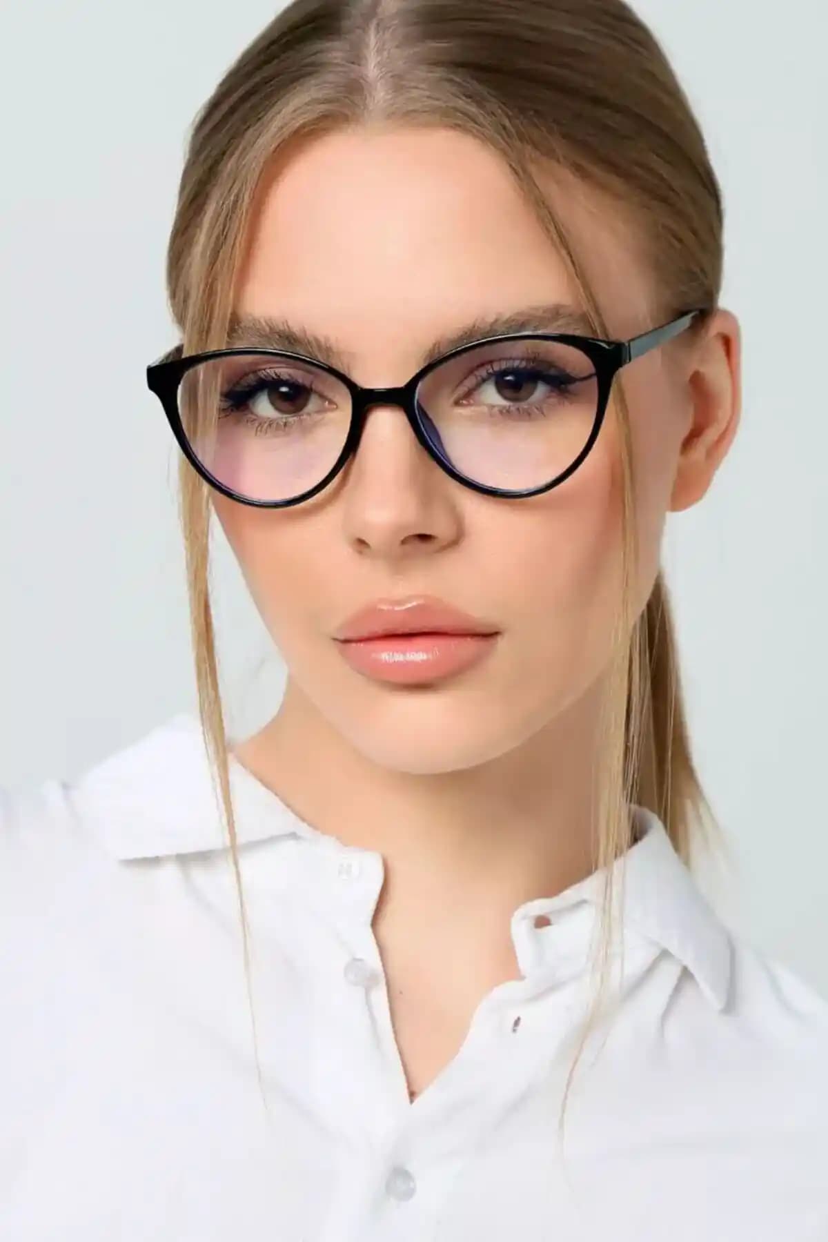 REN Eyewear Nora Cat Siyah Çerçeve: Mavi Işık Korumasıyla Şık ve Sağlıklı Gözlük