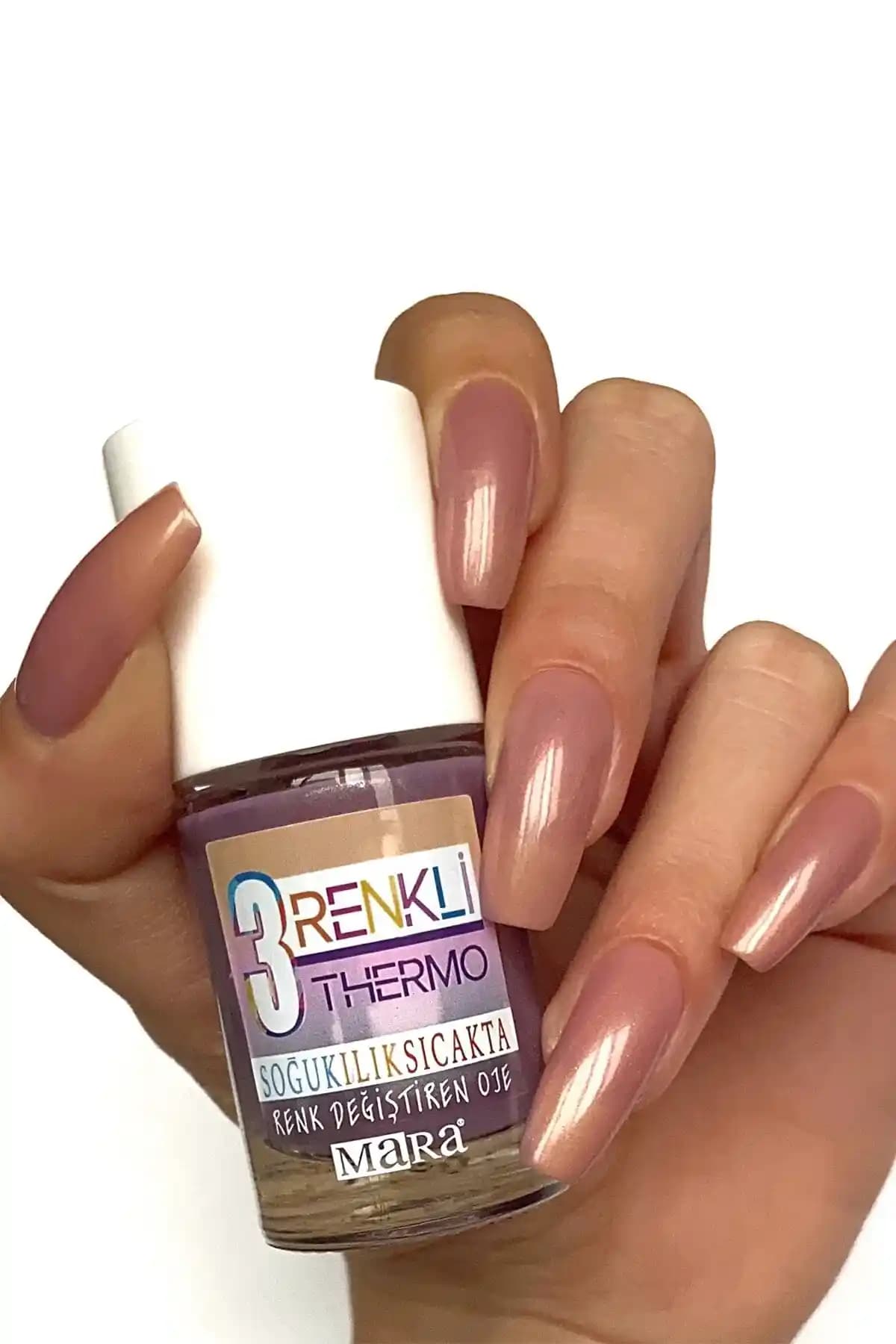 Renk Değiştiren Oje ile Tırnak Bakımında Yenilik ve Dinamik Güzellik Trendleri