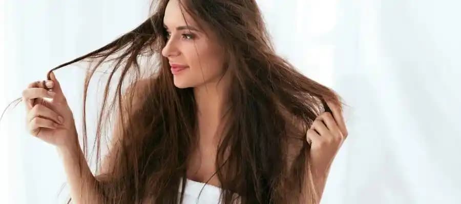 Saç Derisi Kuruluğuna İyi Gelen Doğal Yağlar ve Etkili Bakım Yöntemleri