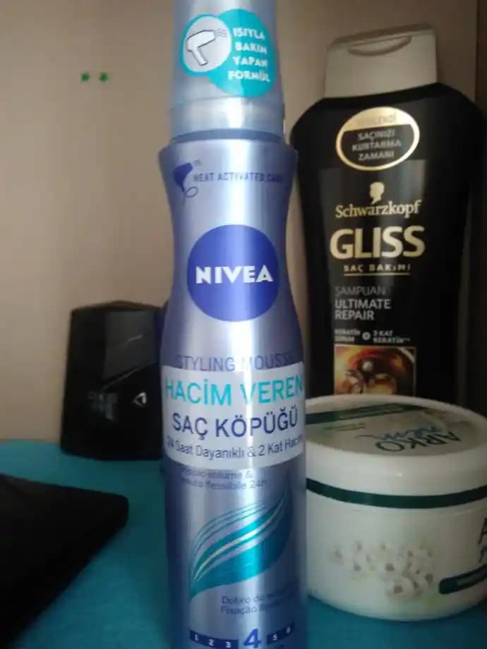 Saç Köpüğünün Saç Dökülmesine Etkisi ve Doğru Kullanım Önerileri